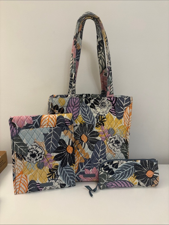 Vera Bradley Handbags - Vera Bradley Palm Floral 3-piece Set
